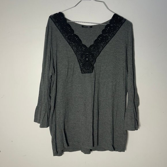 Papermoon Tops - EUC Womens Papermoon Black & Gray Shirt Top Blouse 1X